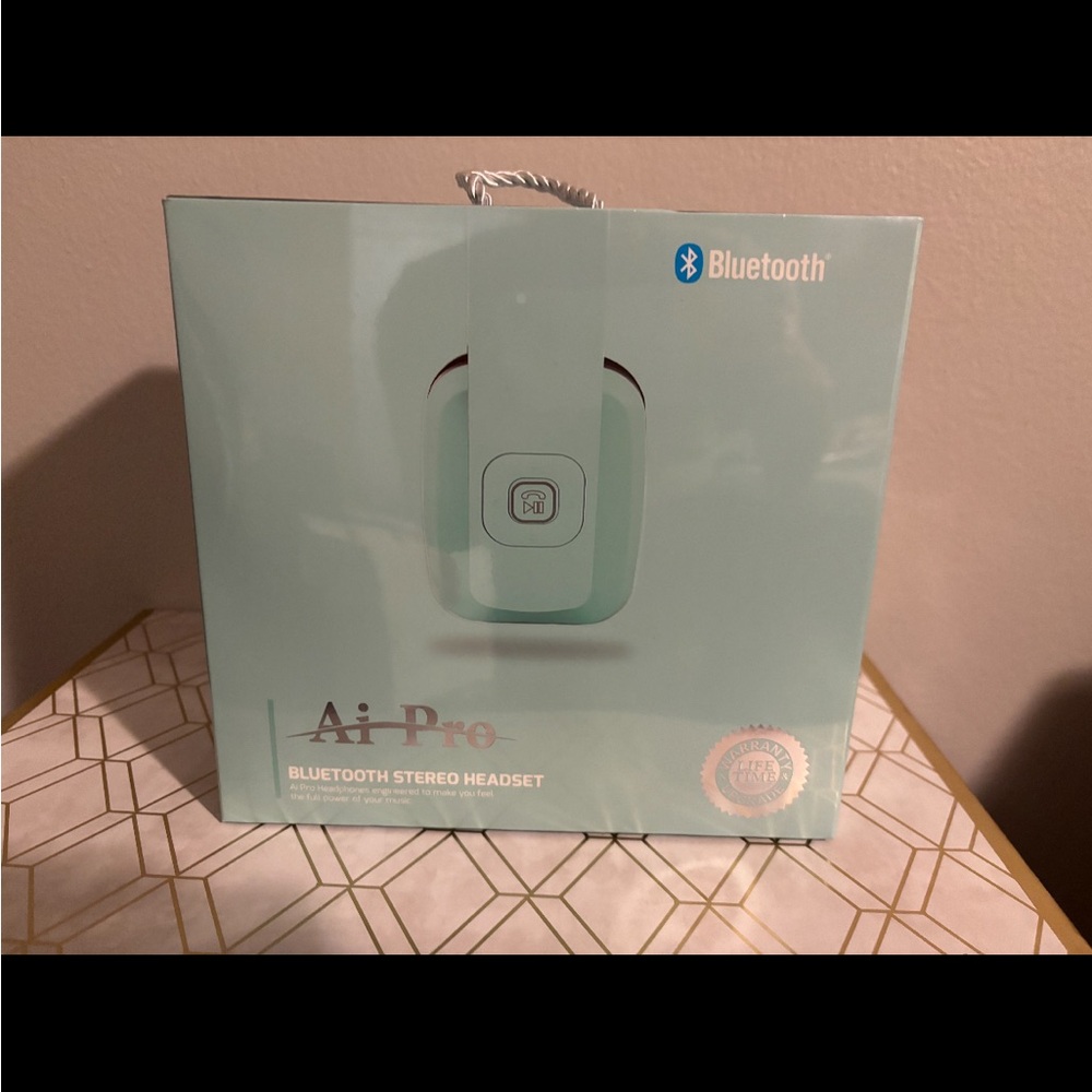 AI PRO WIRELESS HEADSET- TRAVEL - PLANE-